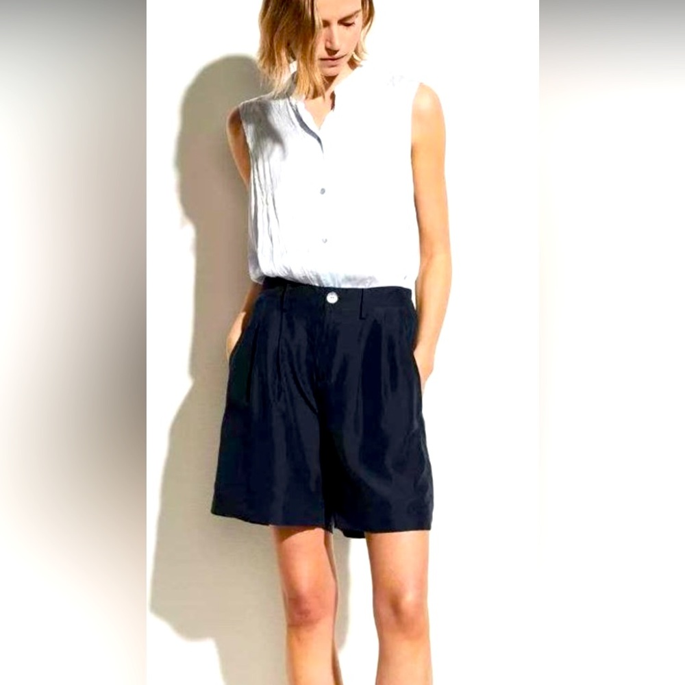 Vince Silk Bermuda Shorts - MINT! SiZe 6 Navy Blue. Just dry cleaned.